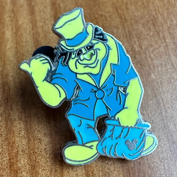 Disney Jewelry - Haunted Mansion Hitchhiking Ghost Disney Pin